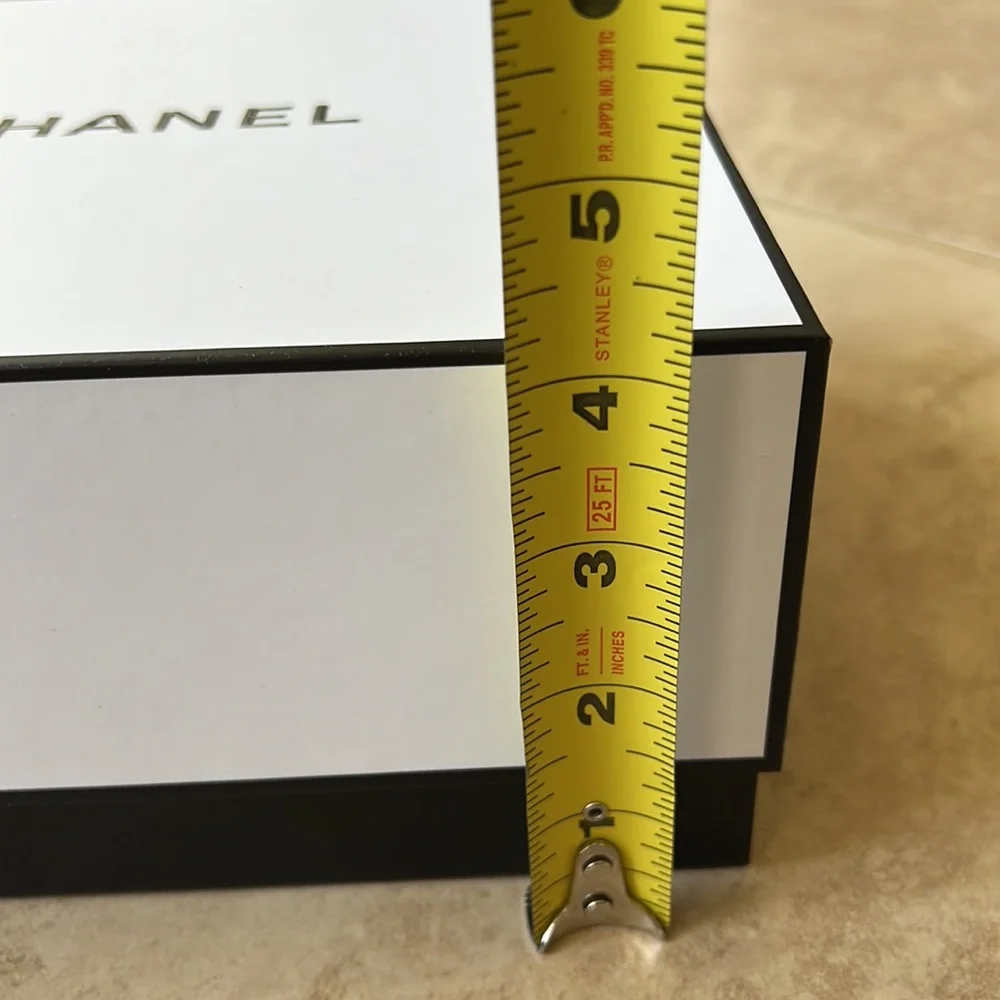 Chanel Gift Box - Picture 5 of 5